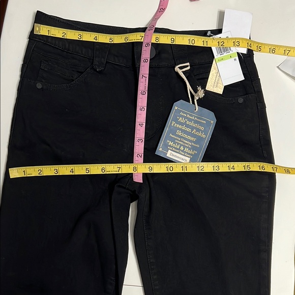 Democracy Women's Black Jeans Freedom Ankle Skimmer Size 4 - Picture 5 of 10